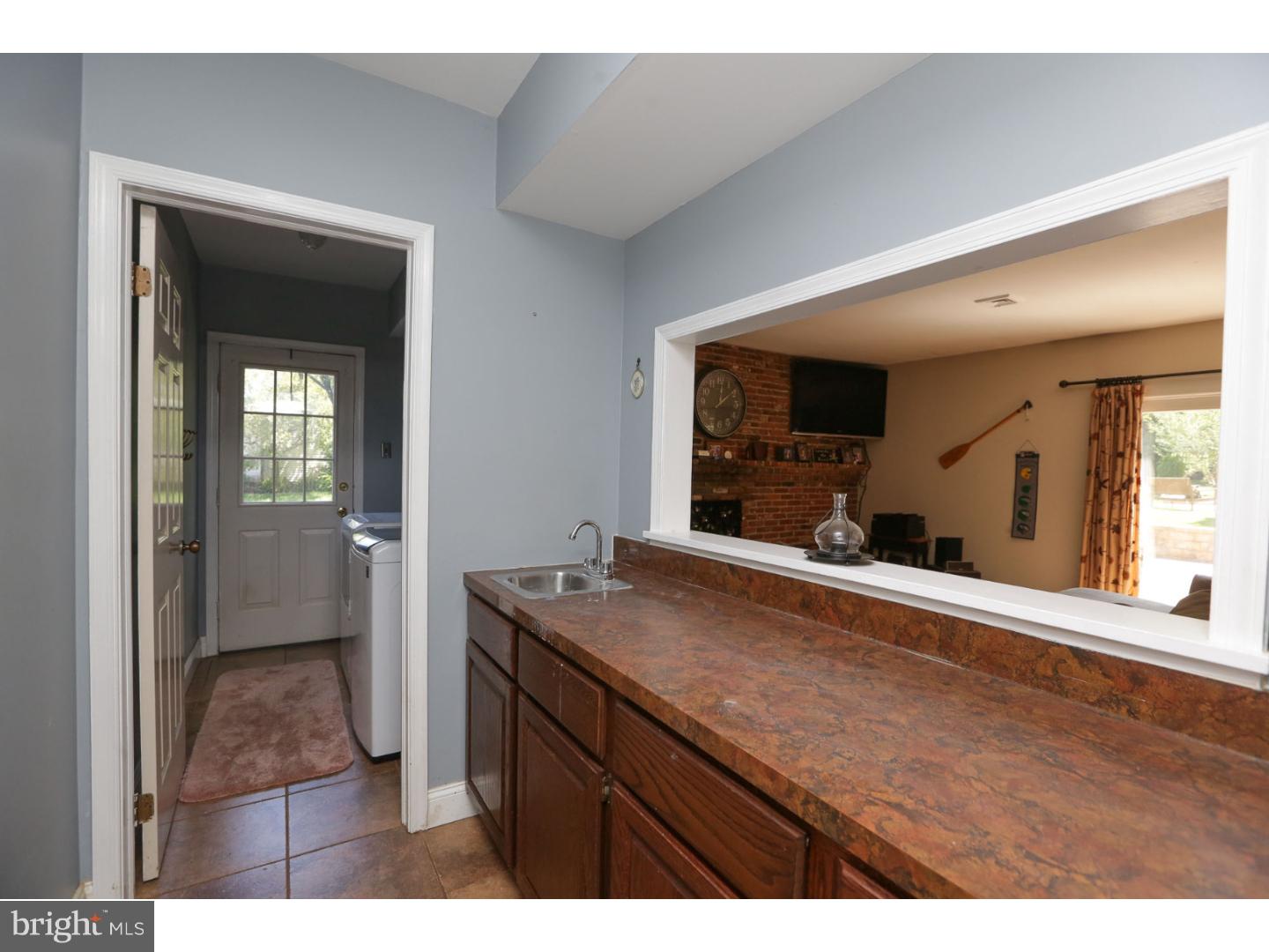 2935 Defford Road Norristown, PA 19403 - Photo 12 of 25 Wet Bar
