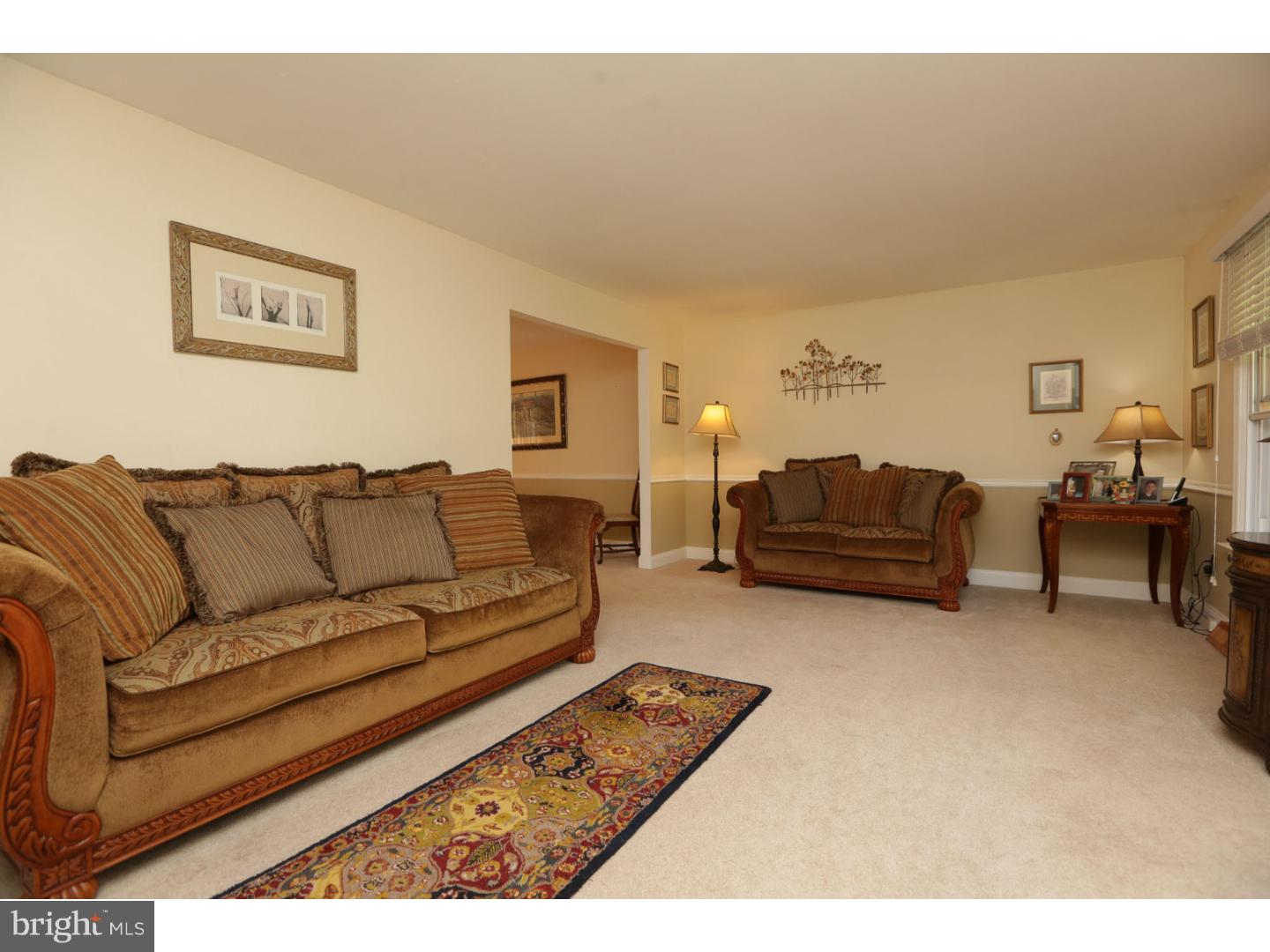2935 Defford Road Norristown, PA 19403 - Photo 4 of 25 Living Room