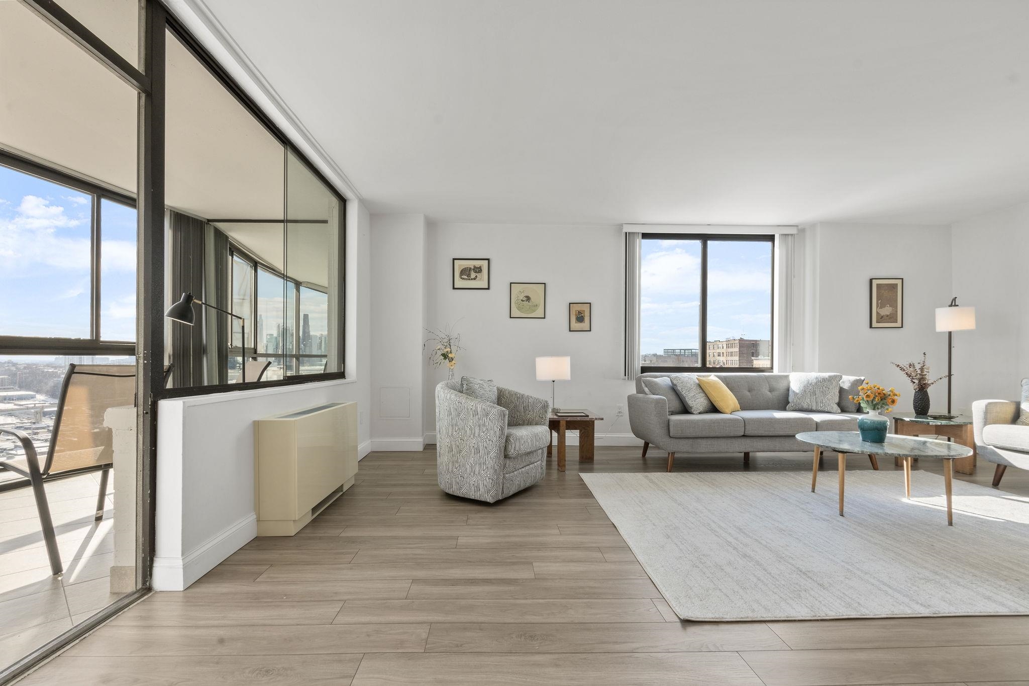380 Mountain Road, Unit 813 Union City, NJ 07087 - Photo 5 of 40 a living room with furniture