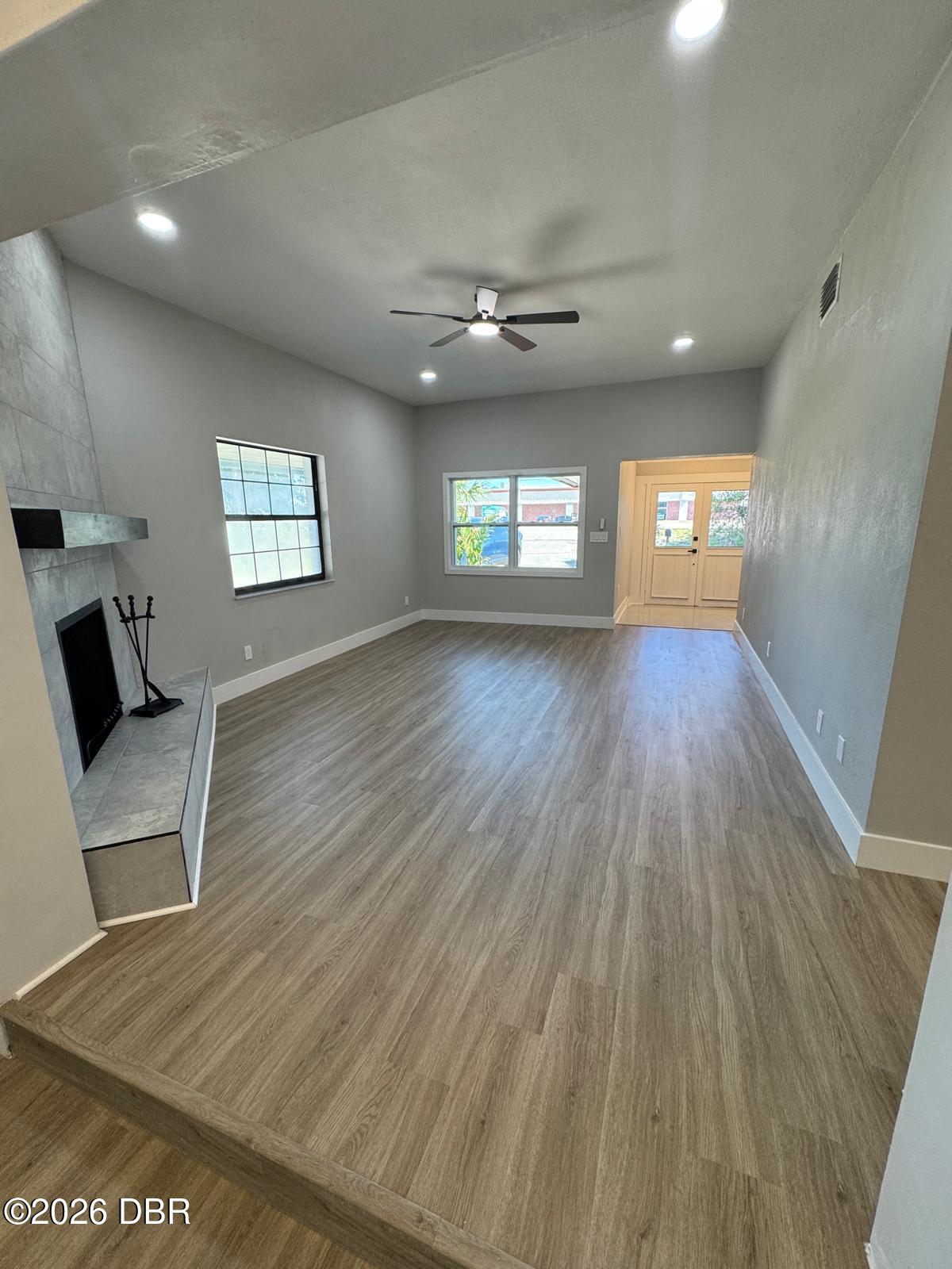332 Big Tree Road South Daytona, FL 32119 - Photo 9 of 29 09_beyc6a6a7161584a1