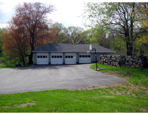 155 North Row Road Sterling, MA 01564 - Photo 3 of 18