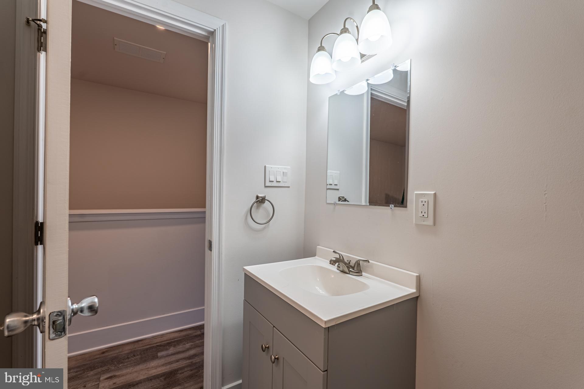 947 South 9th Street Philadelphia, PA 19147 - Photo 39 of 44