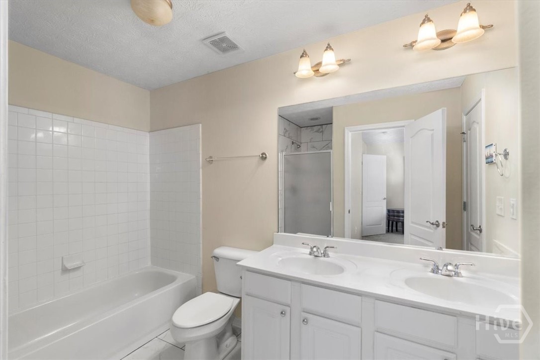 1021 Azalea Street Greensboro, GA 30642 - Photo 19 of 33 PRIMARY BATHROOM UPSTAIRS
