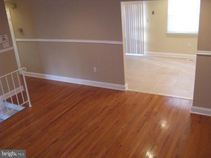 6408 Randolph Road Suitland, MD 20746 - Photo 3 of 9 Living Room