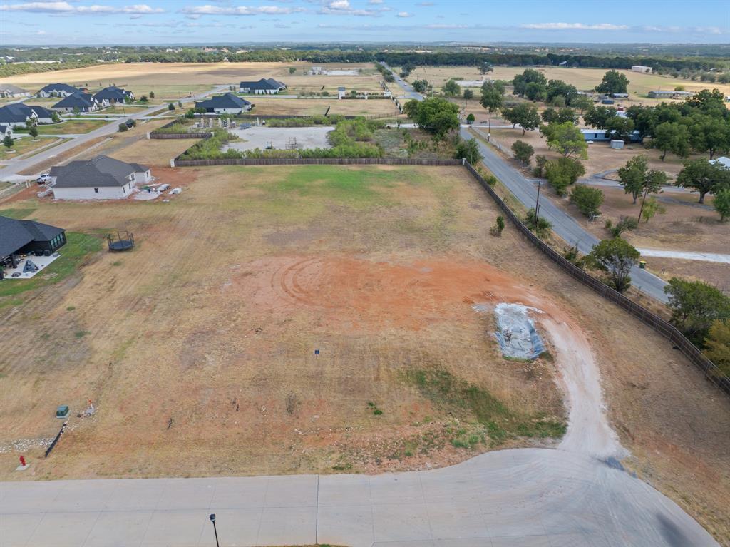 2001 Southern Rise Court Granbury, TX 76049 - Photo 7 of 26 Gallery Image 7