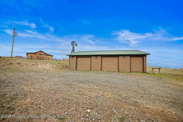 a view of a terrace with sky view