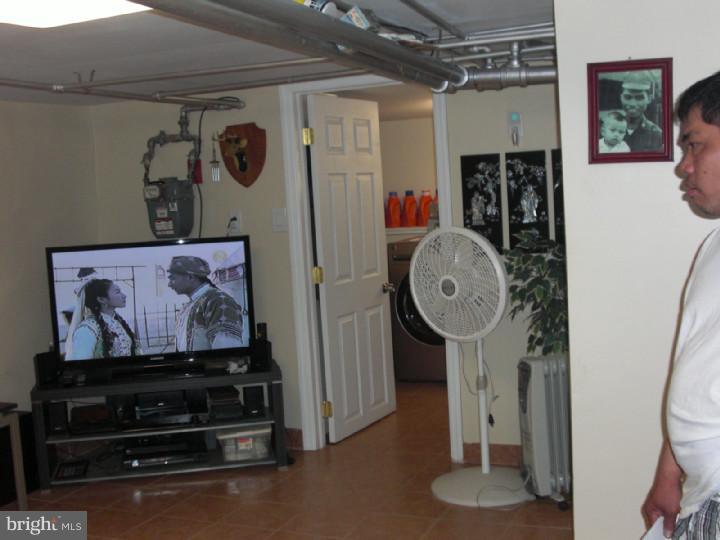 6520 Reedland Street Philadelphia, PA 19142 - Photo 7 of 8 Gallery Image 7