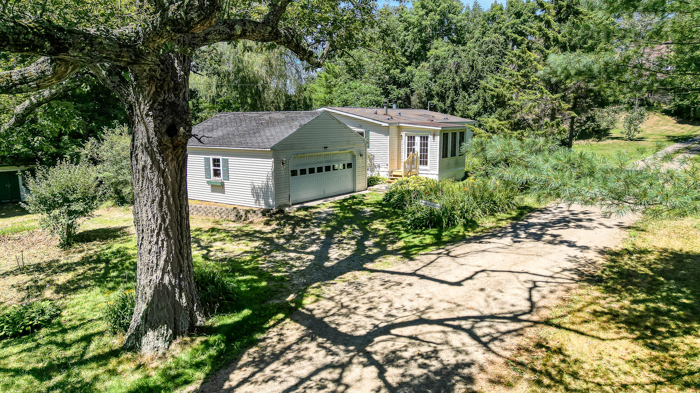 94 Whitefield Road Pittston, ME 04345 - Photo 2 of 41 108897ae-107