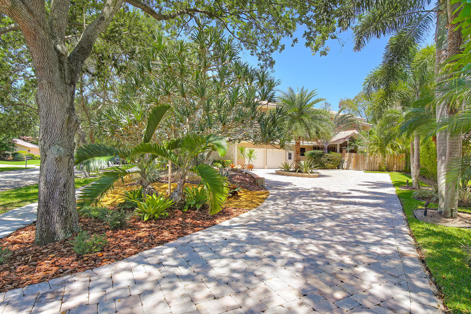 2631 Northwest 42nd Street Boca Raton, FL 33434 - Photo 4 of 40 2631 NW 42nd St Boca Raton FL-large-004-