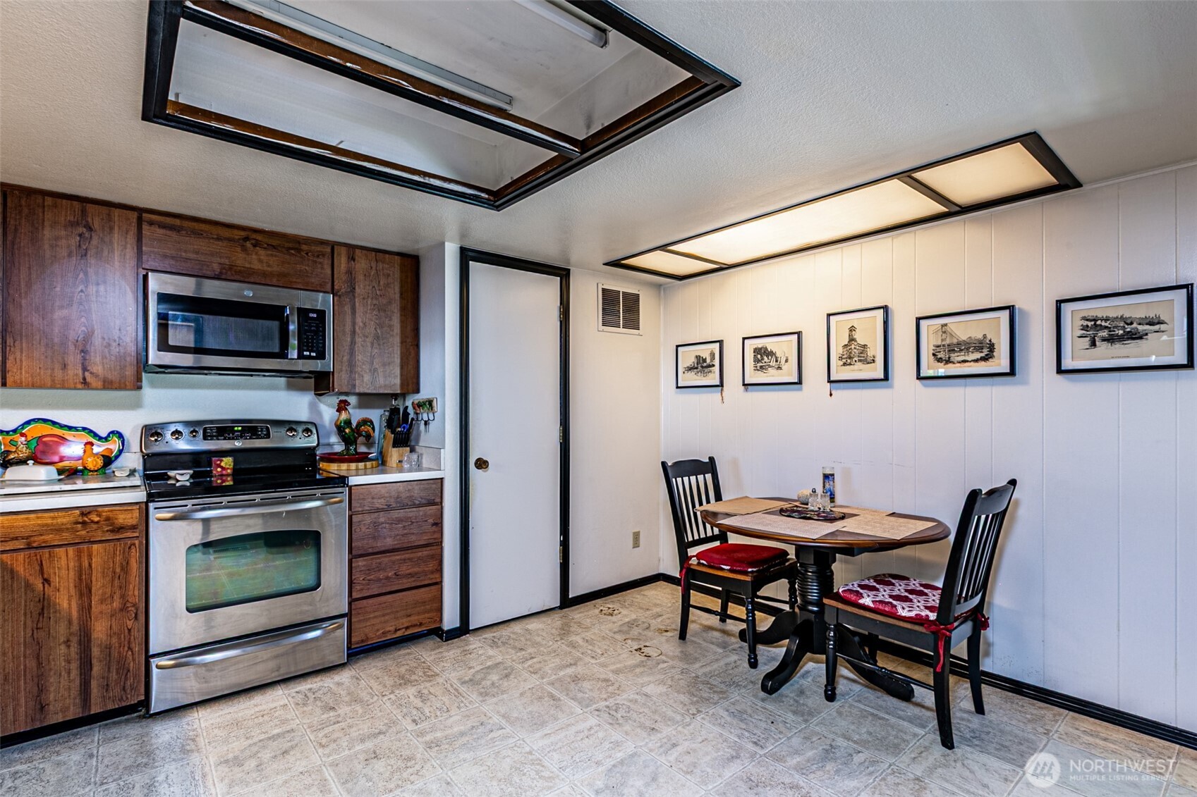 1372 Bel Air Road, Unit 8 Tacoma, WA 98406 - Photo 7 of 35
