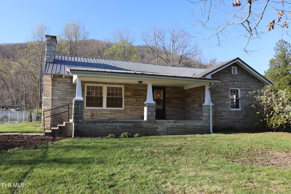 $229,000 | 1203 1st Avenue East, Big Stone Gap, VA 24219