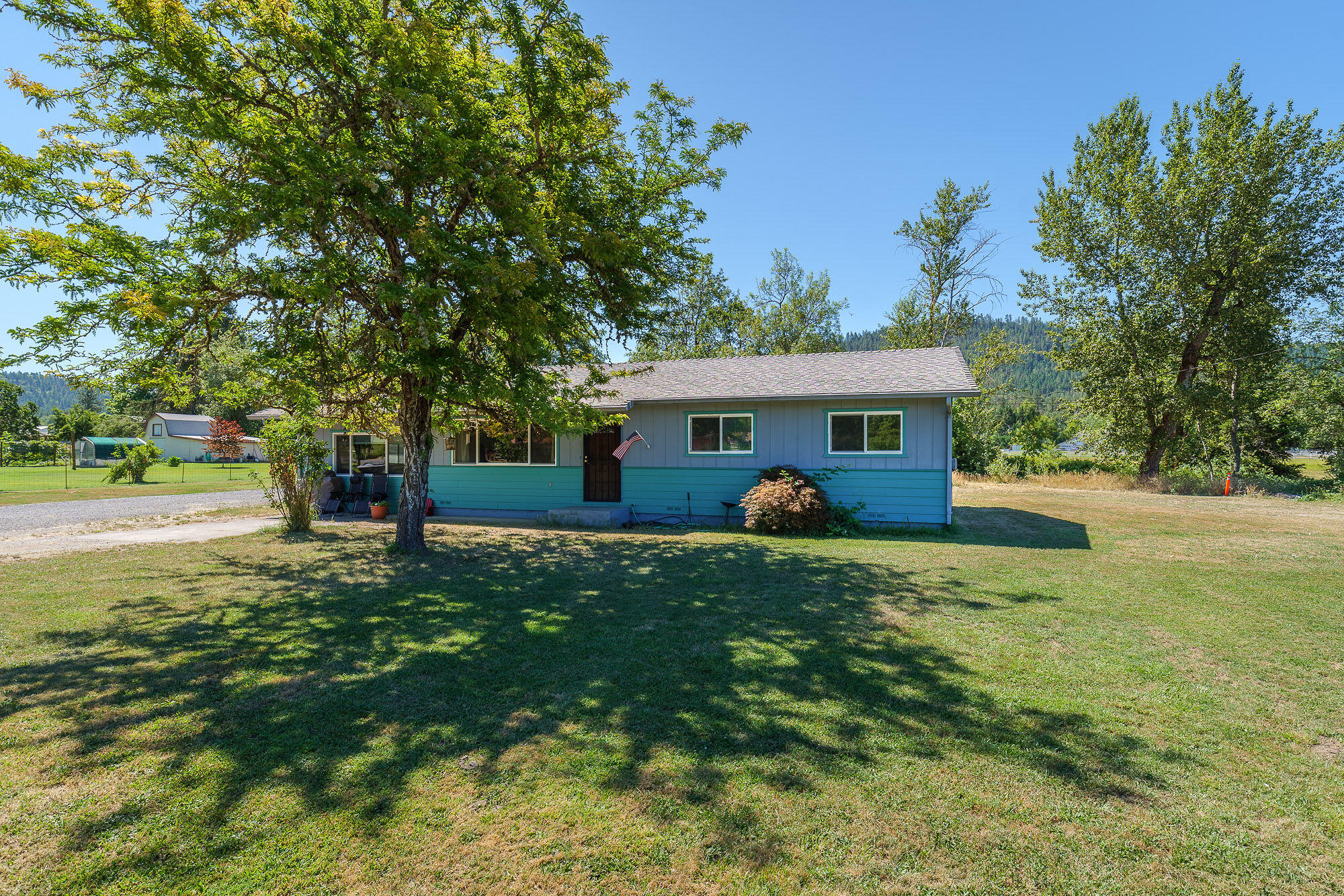 4165 Jerome Prairie Road Grants Pass, OR 97527 - Photo 2 of 19 4165JeromePrairieRd-002