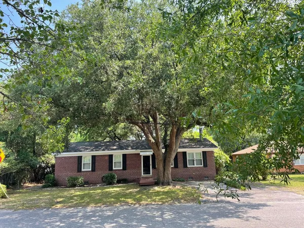 $1,600 | 107 Circle Drive, Summerville, SC 29485