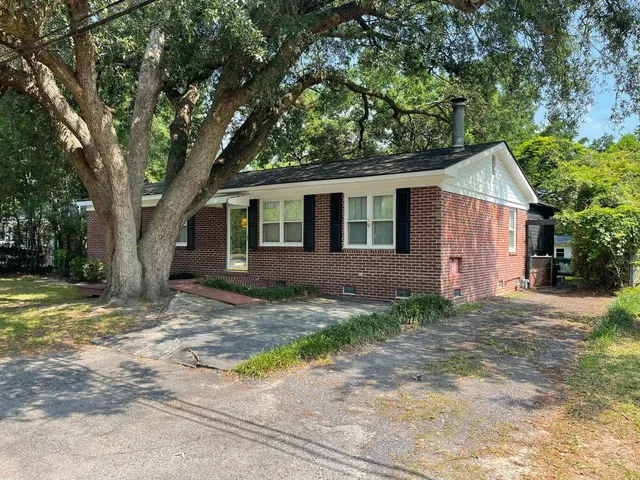 $1,600 | 107 Circle Drive, Summerville, SC 29485