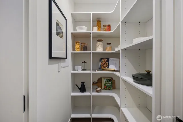 $1,095,000 | 614 5th Avenue South, Unit C107, Edmonds, WA 98020