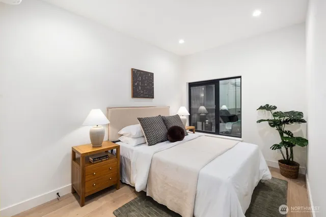 $1,095,000 | 614 5th Avenue South, Unit C107, Edmonds, WA 98020