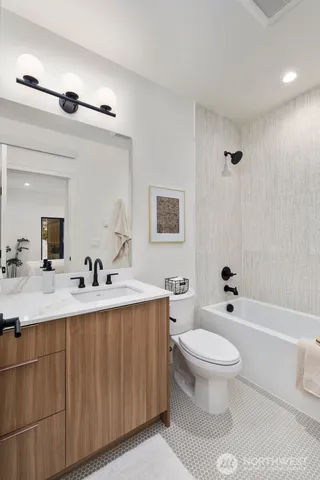 $1,095,000 | 614 5th Avenue South, Unit C107, Edmonds, WA 98020