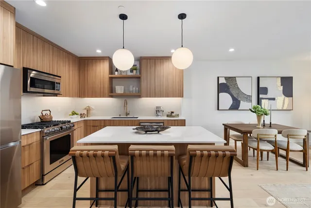 $1,095,000 | 614 5th Avenue South, Unit C107, Edmonds, WA 98020