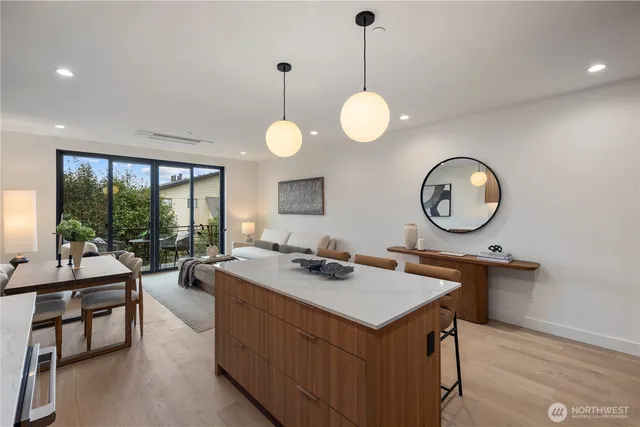 $1,095,000 | 614 5th Avenue South, Unit C107, Edmonds, WA 98020