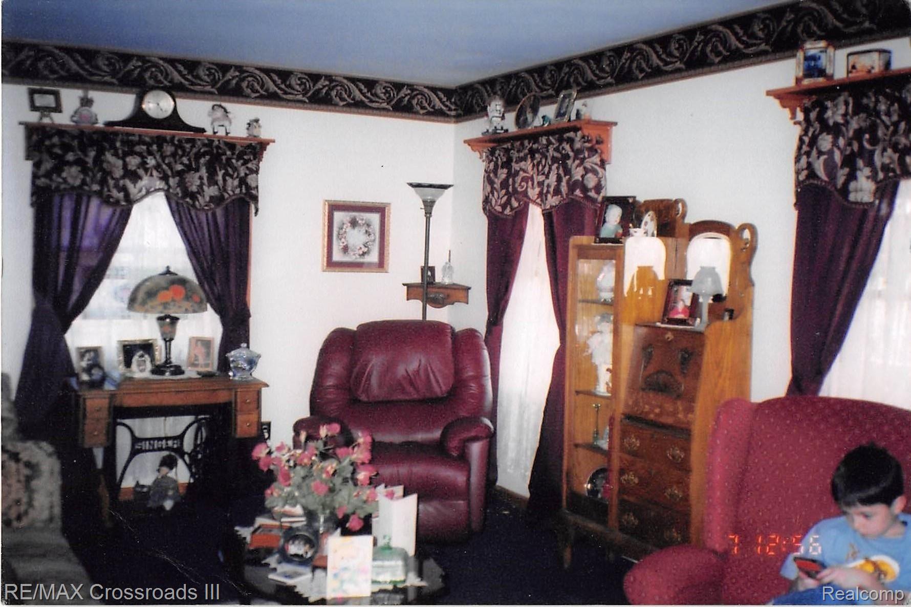 21850 Prince Road Belleville, MI 48111 - Photo 6 of 31 009.jpg