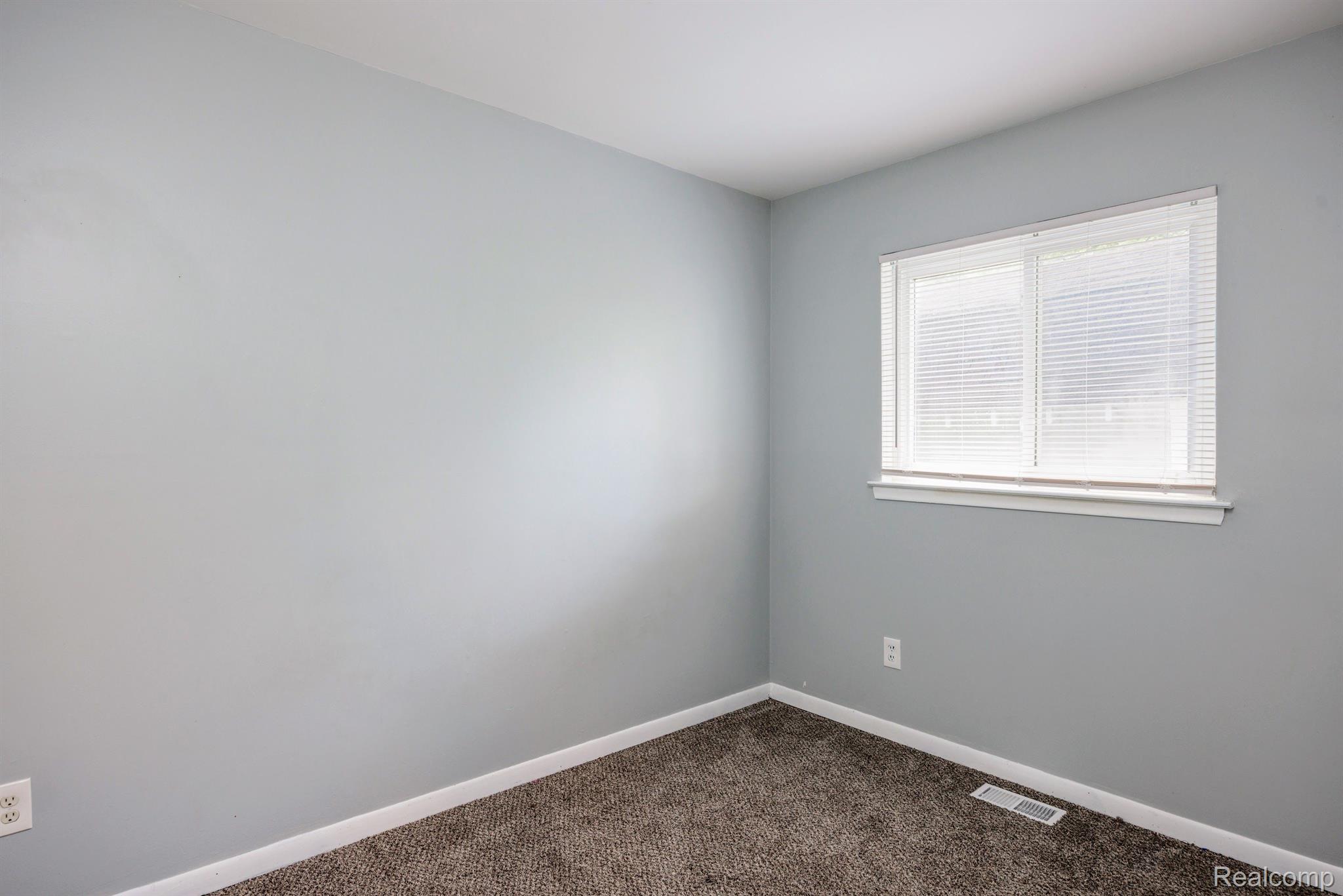 35247 Wick Road Romulus, MI 48174 - Photo 12 of 34 Gallery Image 12