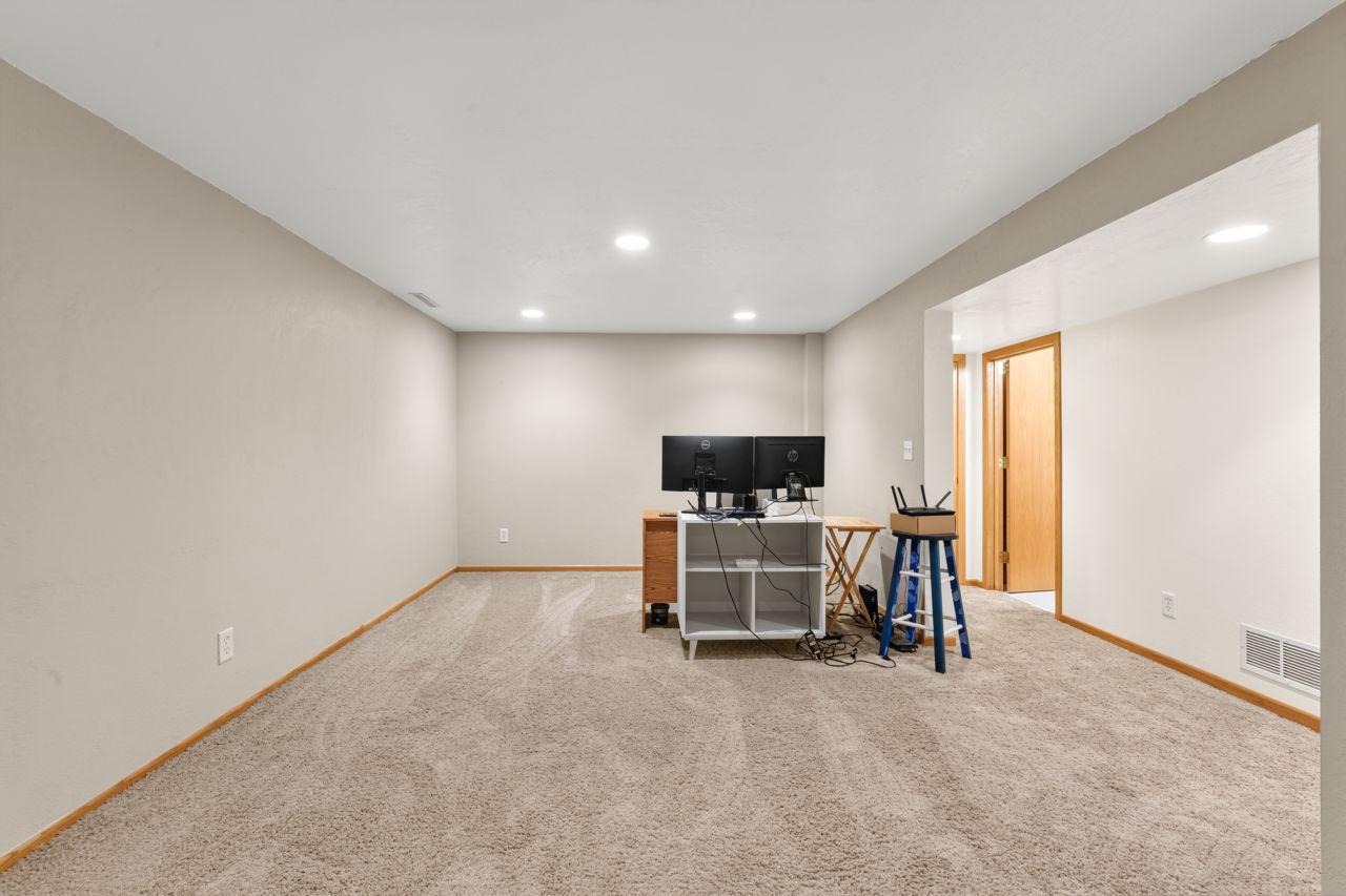 1004 14th Avenue Northeast Rochester, MN 55906 - Photo 13 of 31 Gallery Image 13