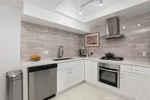 $699,000 | 10926 Bluffside Drive, Unit 30, Studio City, CA 91604