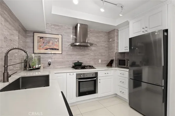 $699,000 | 10926 Bluffside Drive, Unit 30, Studio City, CA 91604