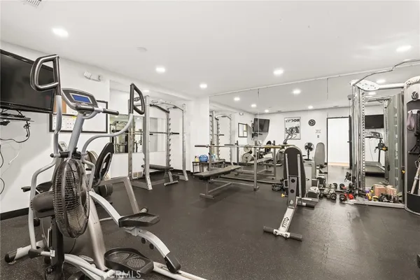 $699,000 | 10926 Bluffside Drive, Unit 30, Studio City, CA 91604