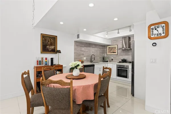 $699,000 | 10926 Bluffside Drive, Unit 30, Studio City, CA 91604