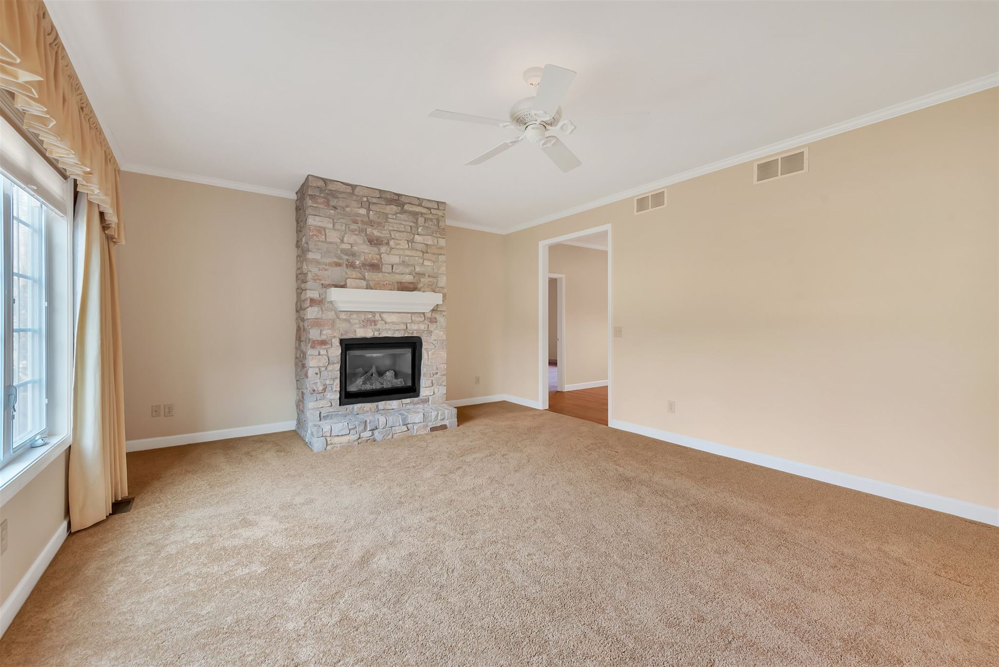 51147 Lilac Road South Bend, IN 46628 - Photo 9 of 36 Gallery Image 9