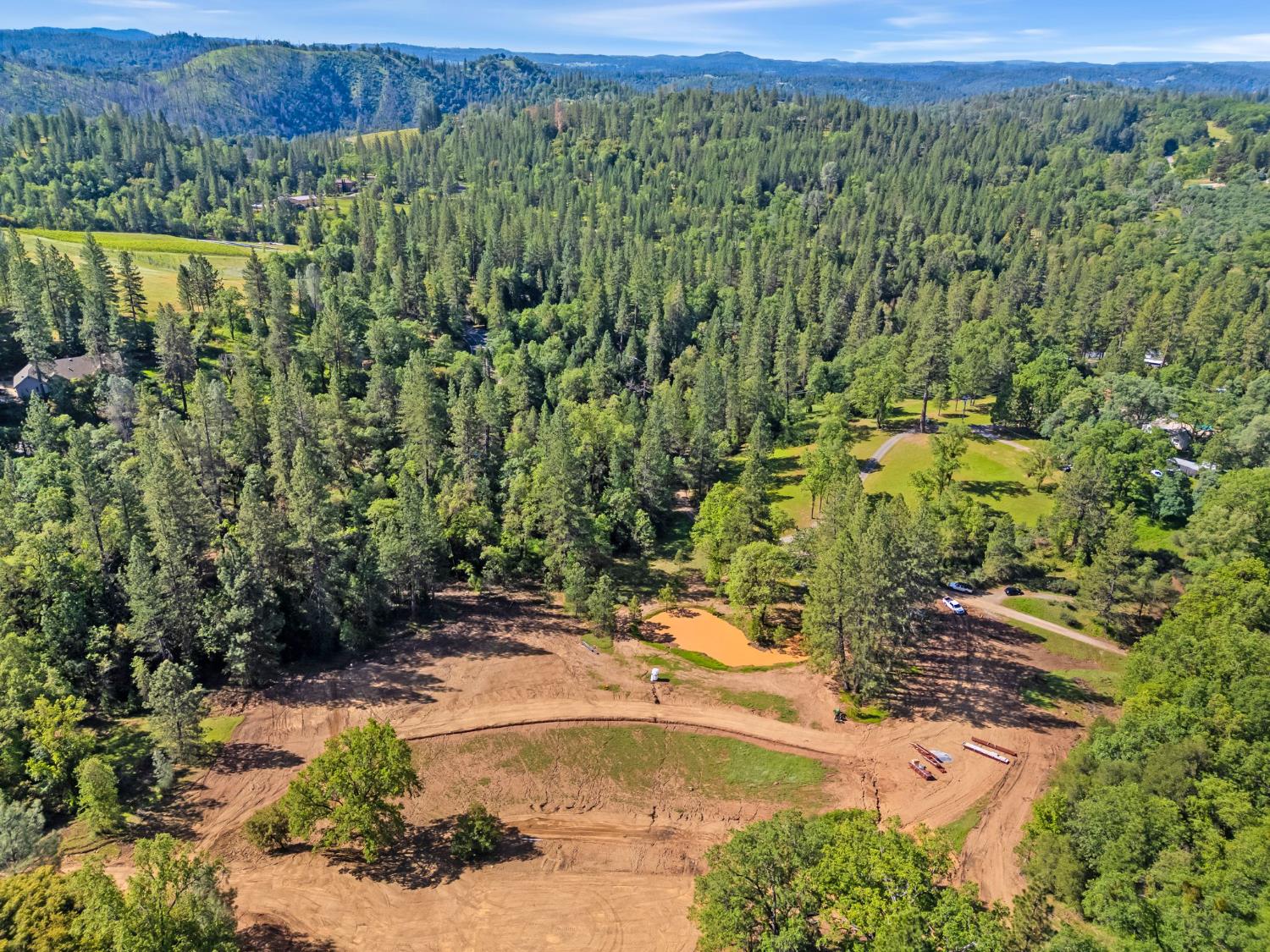 a view of a yard with a sink