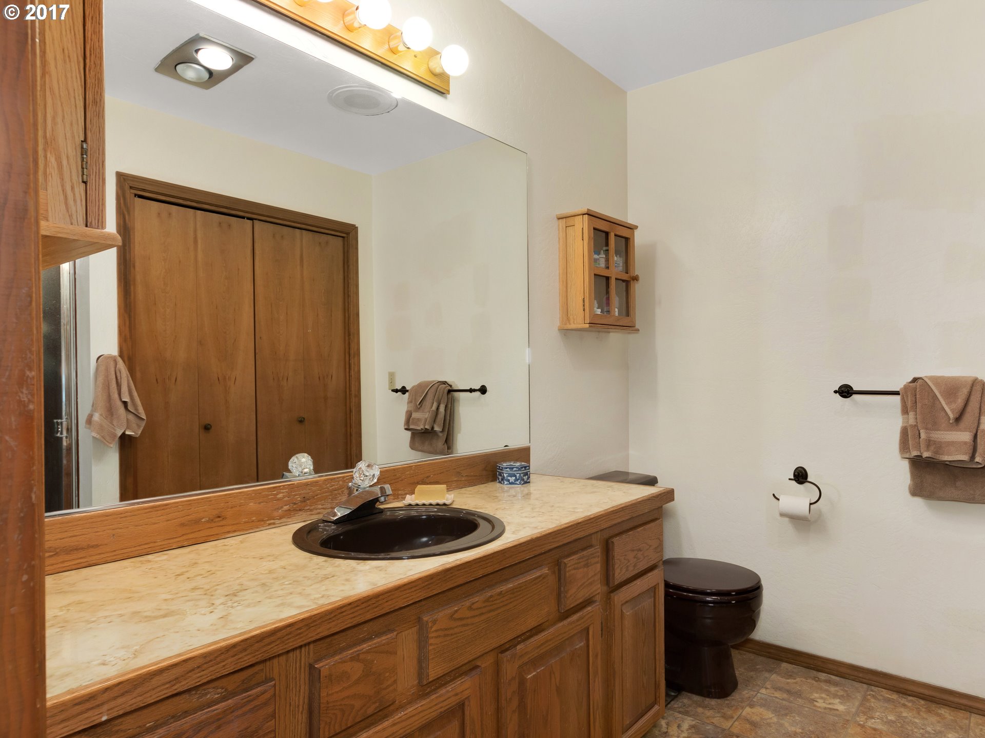 9590 Southwest Washington Street Portland, OR 97225 - Photo 20 of 30 Bathroom, Attached