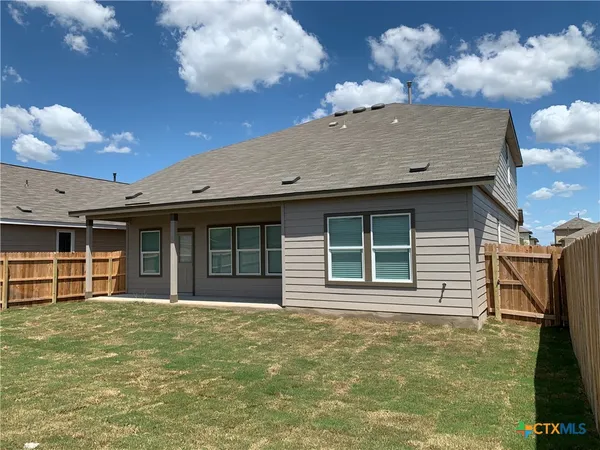 $2,295 | 415 Fig Tree Street, New Braunfels, TX 78130