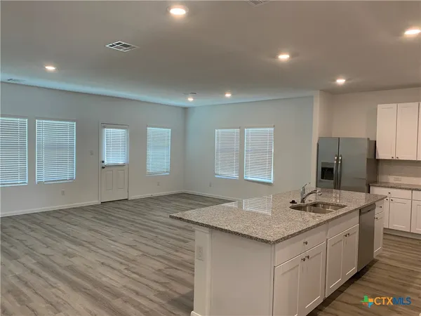 $2,295 | 415 Fig Tree Street, New Braunfels, TX 78130