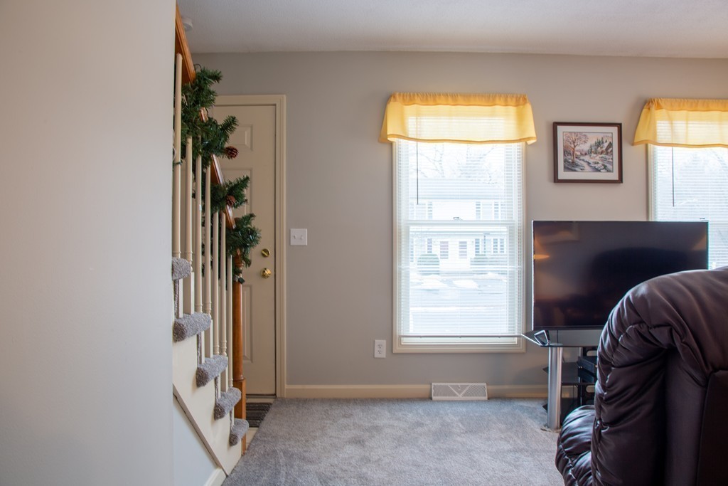 160 Hillside Road, Unit 1 Westfield, MA 01085 - Photo 5 of 22 Gallery Image 5