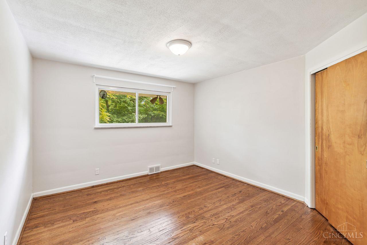 264 Fleming Road Wyoming, OH 45215 - Photo 14 of 24 Gallery Image 14