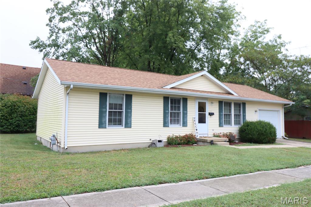 102 South Locust Street Greenville, IL 62246 - Photo 1 of 9