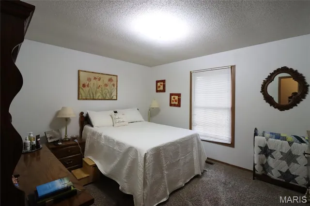 $125,000 | 102 South Locust Street, Greenville, IL 62246