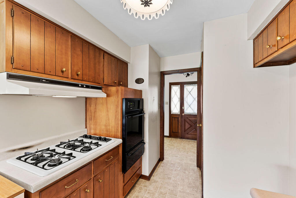 944 South Ridge Street Crown Point, IN 46307 - Photo 3 of 15 1024x684