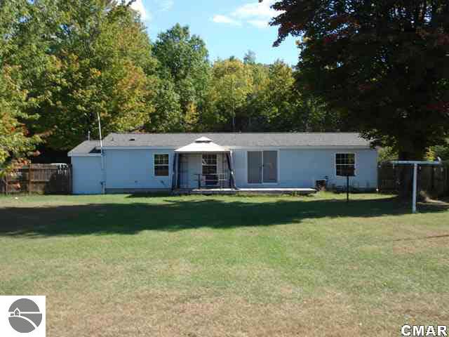 11060 Cook Avenue Lake, MI 48632 - Photo 15 of 25