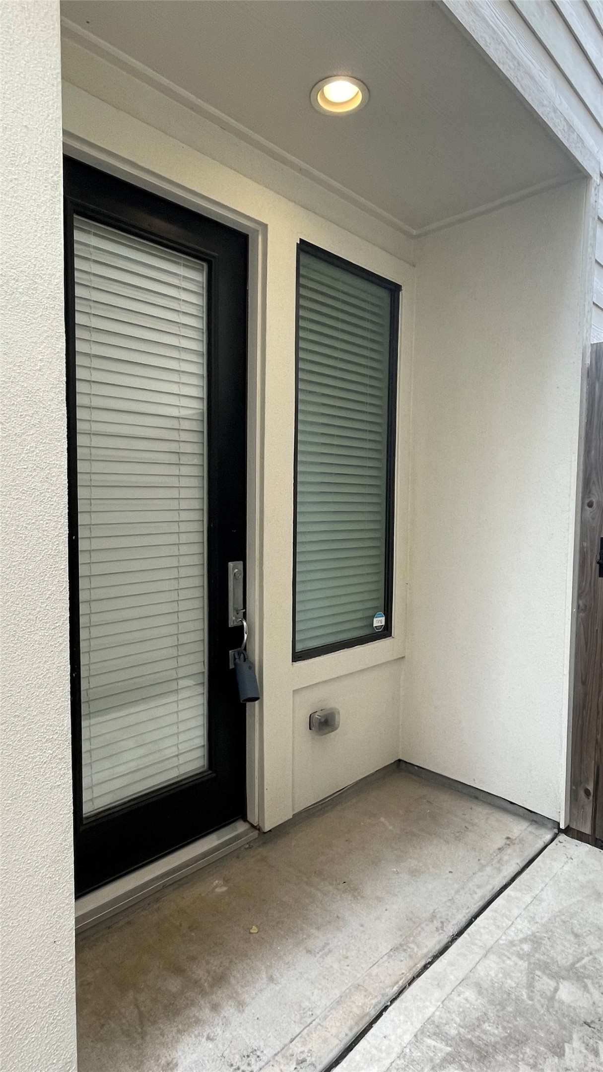 4025 Tulane Street Houston, TX 77018 - Photo 2 of 43 a view of front door of a house