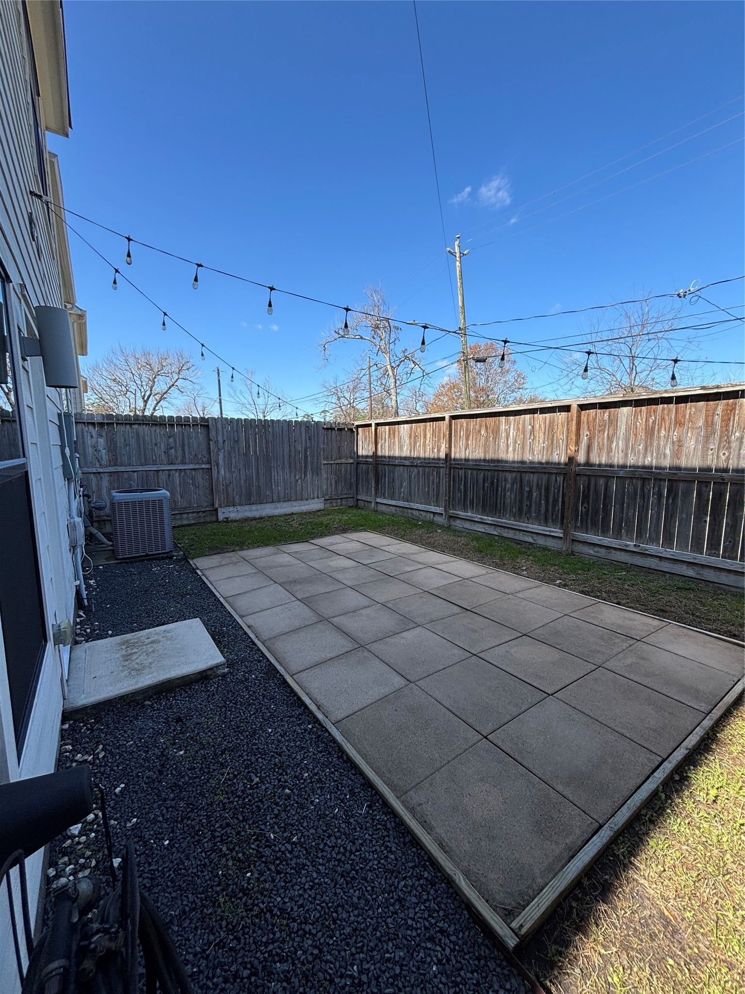 4025 Tulane Street Houston, TX 77018 - Photo 41 of 43 a view of a backyard
