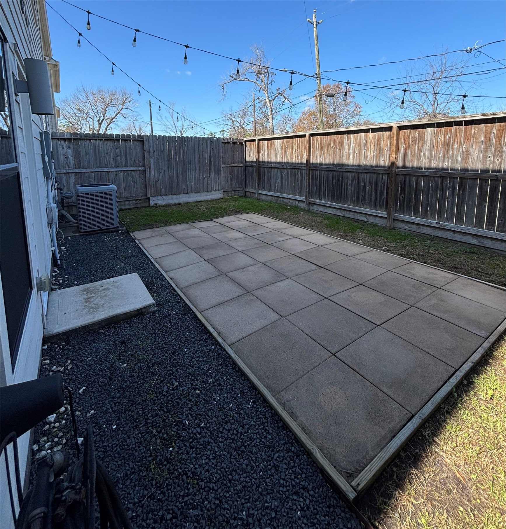 4025 Tulane Street Houston, TX 77018 - Photo 42 of 43 a view of a backyard