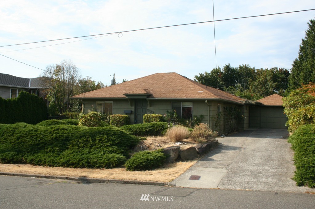 933 Maple Street Edmonds, WA 98020 - Photo 1 of 13