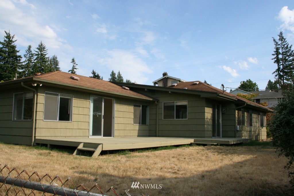 933 Maple Street Edmonds, WA 98020 - Photo 2 of 13