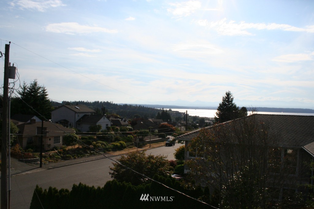 933 Maple Street Edmonds, WA 98020 - Photo 11 of 13