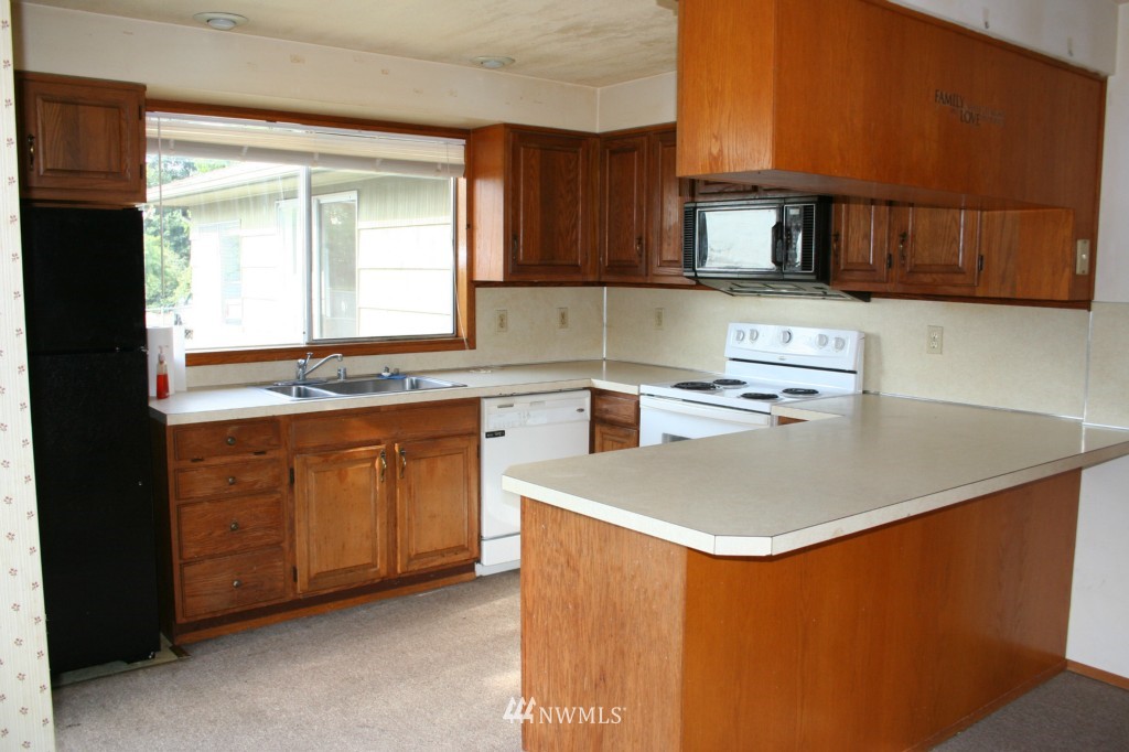933 Maple Street Edmonds, WA 98020 - Photo 3 of 13