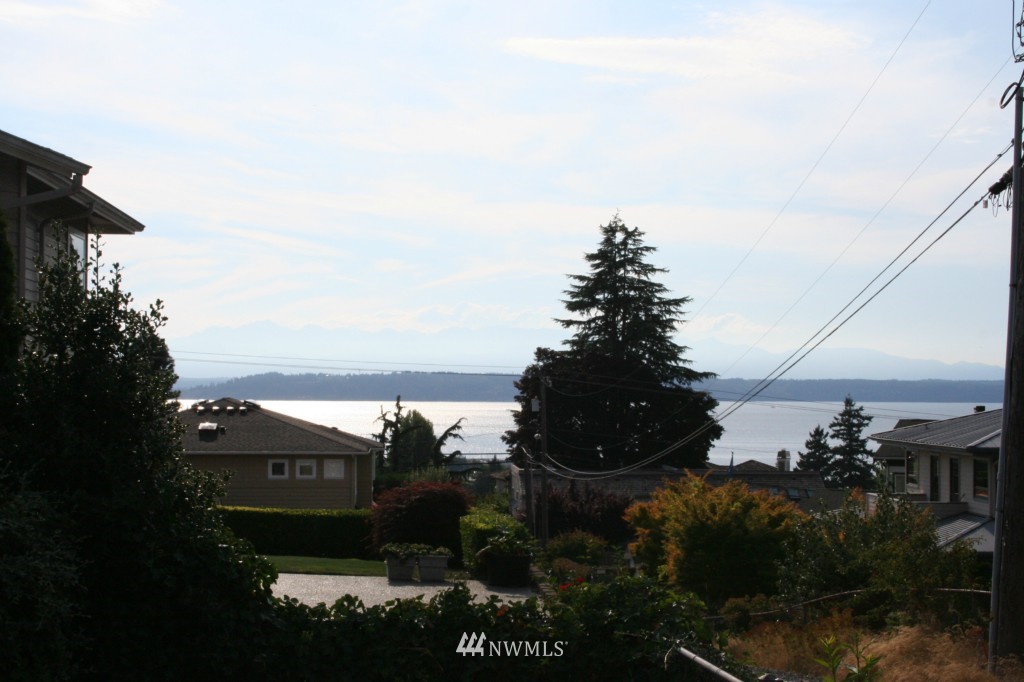 933 Maple Street Edmonds, WA 98020 - Photo 6 of 13