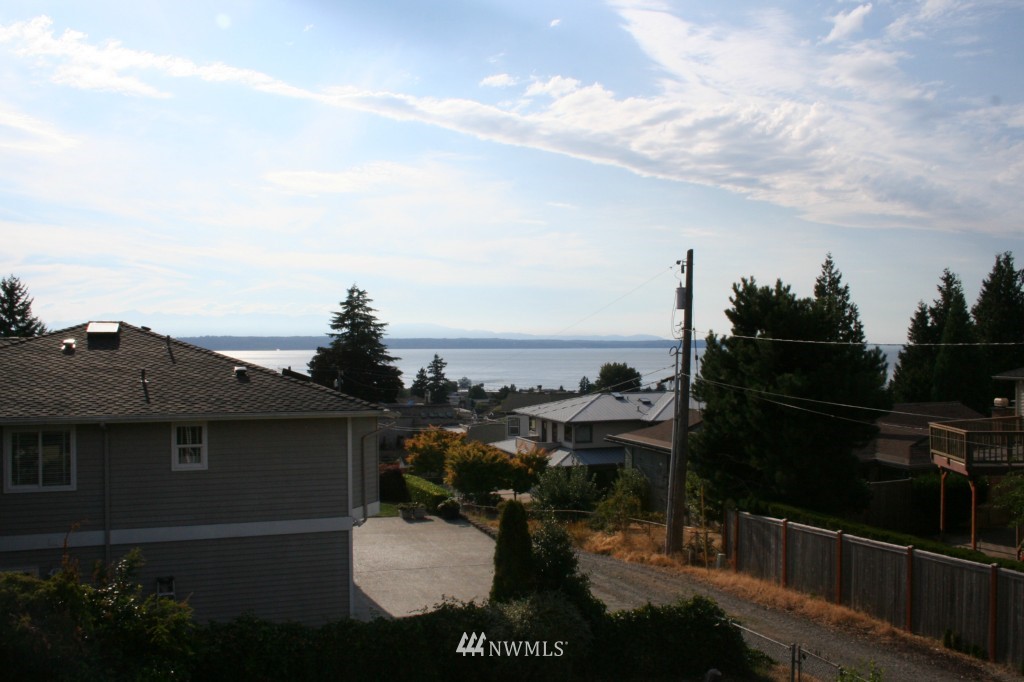 933 Maple Street Edmonds, WA 98020 - Photo 7 of 13